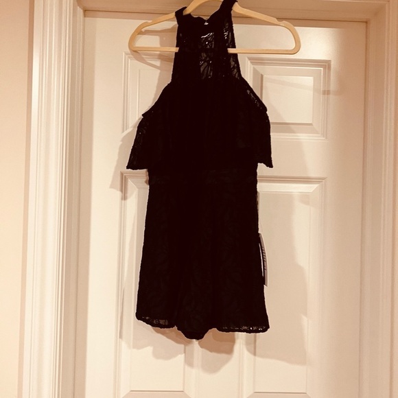 bCBG Generation Black lace romper size 2 nwt - Picture 3 of 10
